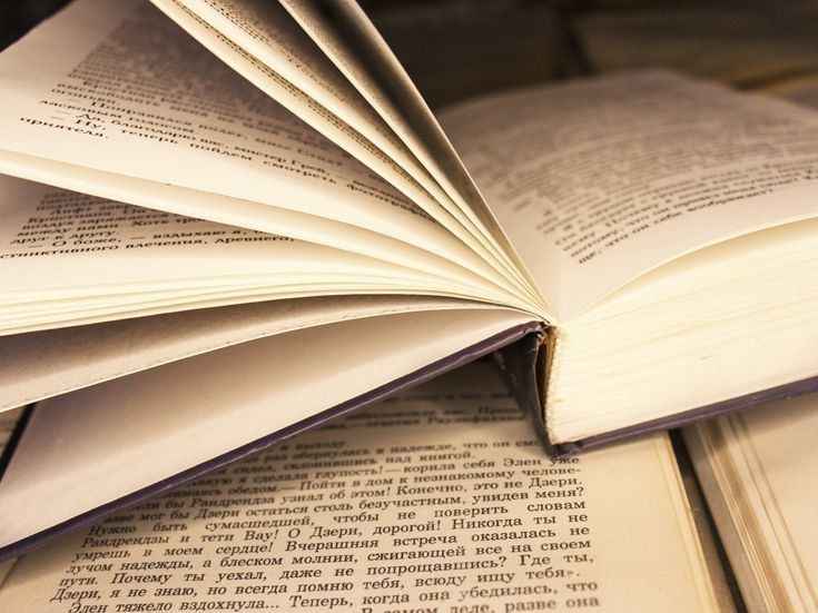 «Изображение к посту “Зачем нужны книги, если есть интернет?  Или о незаменимой магии печатного слова”»