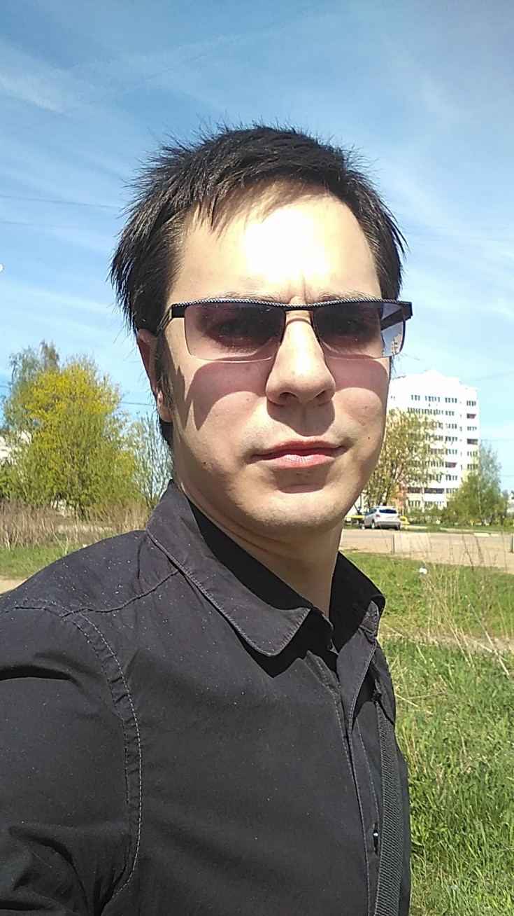 Владислав Латипов